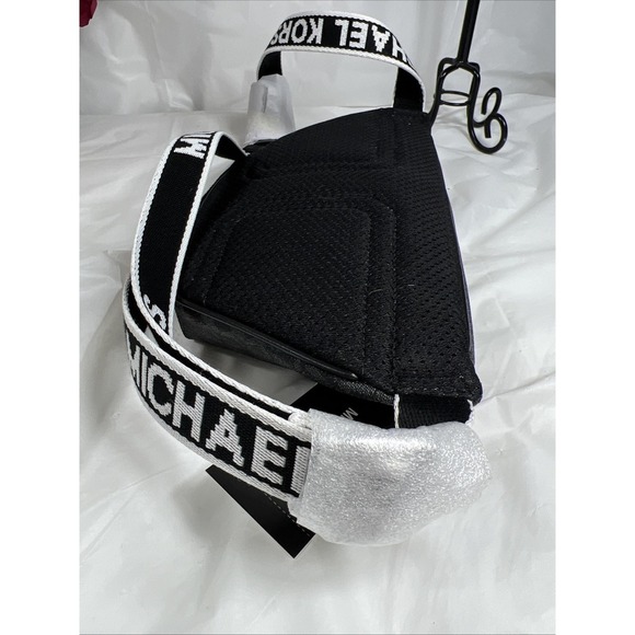 Michael Kors Cooper Mini Logo Belt Bag Black - Picture 4 of 13